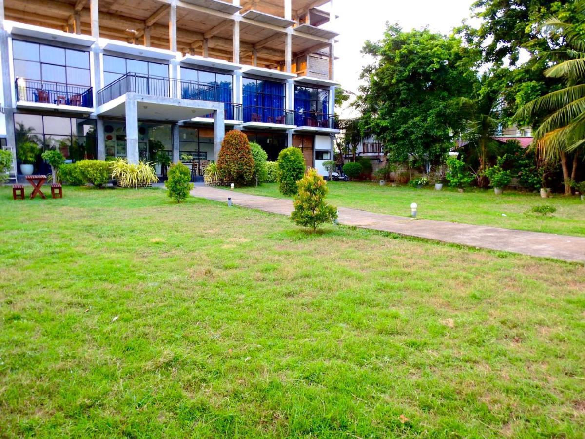 Aqua Marine Beach Hotel Kalkudah  Dış mekan fotoğraf